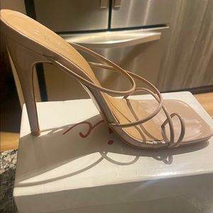 Sexy mule with straps. Perfect for night out! 💕